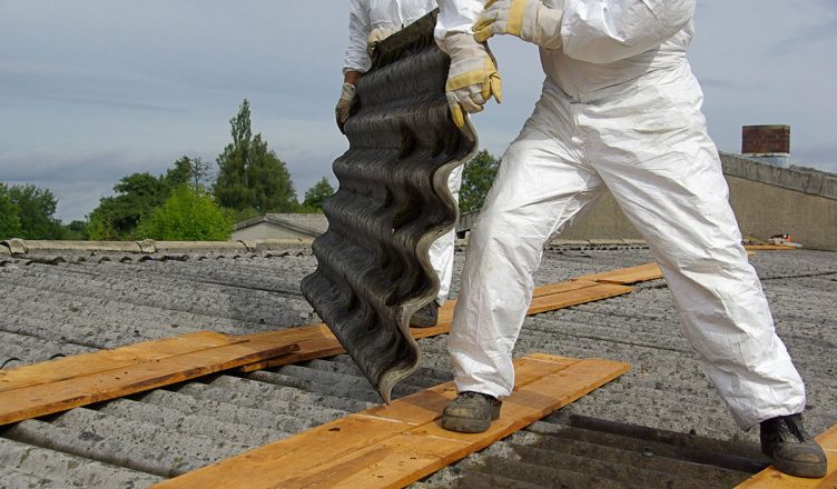 Jak wymienić toksyczny dach z azbestu na nowe pokrycie?