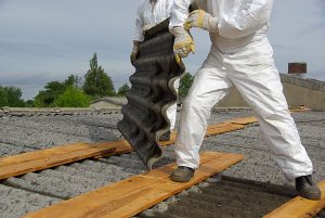 Jak wymienić toksyczny dach z azbestu na nowe pokrycie?